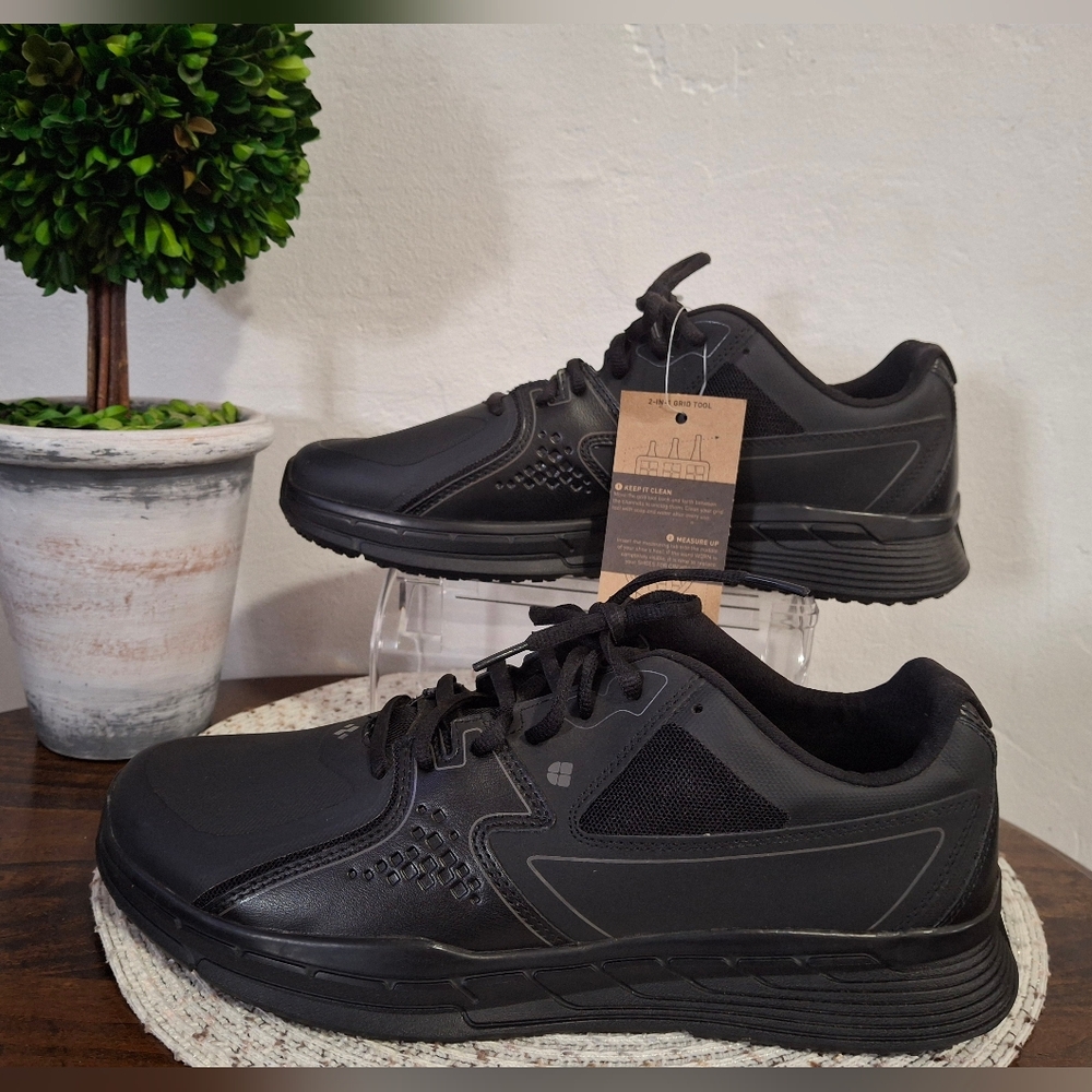 Black Men's Shoes For Crews Size 12.